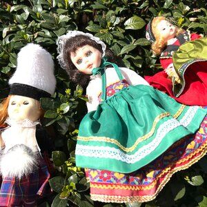 LOT OF 3 COLLECTIBLE MADAME ALEXANDER DOLLS.  SEE PHOTOS.